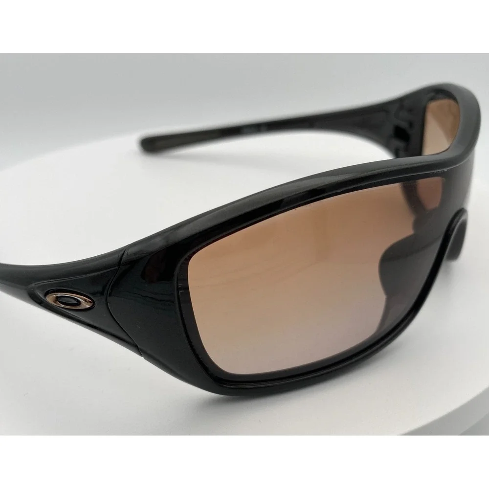 Oakley model ideal